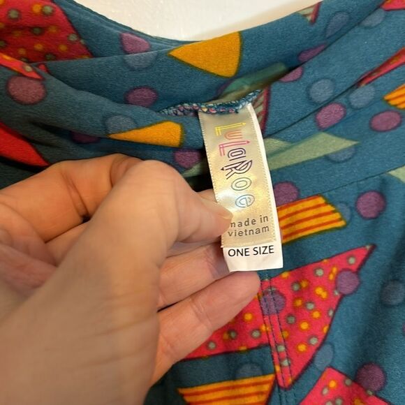 LuLaRoe Women’s Green Multicolored Triangular Geometric shaped Leggings size OS - Picture 4 of 4